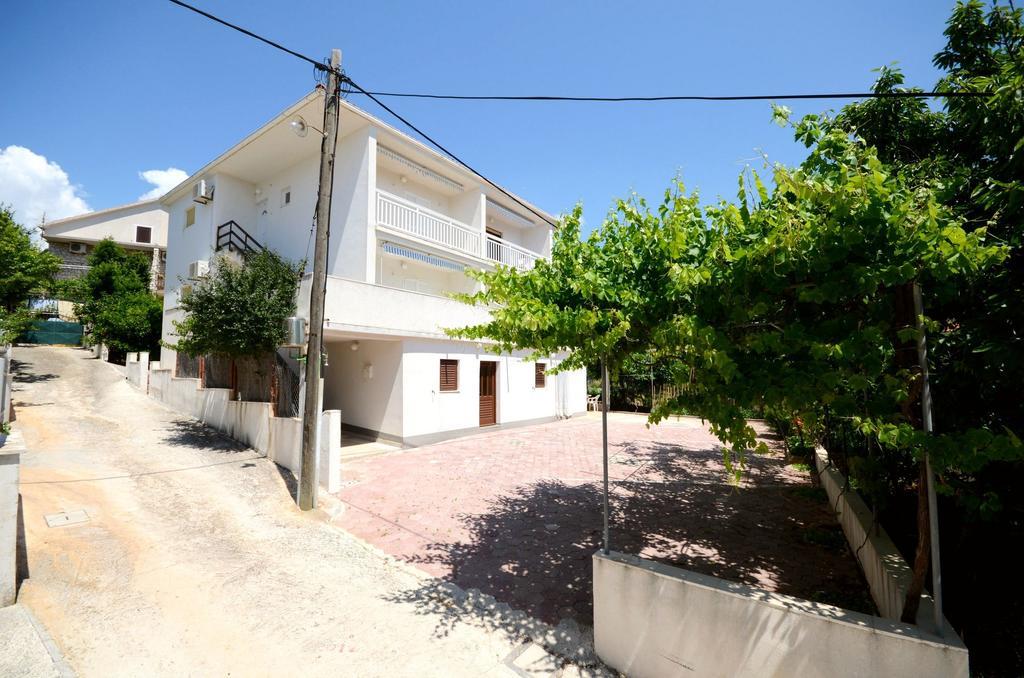 Apartments Vinka Trogir Eksteriør bilde