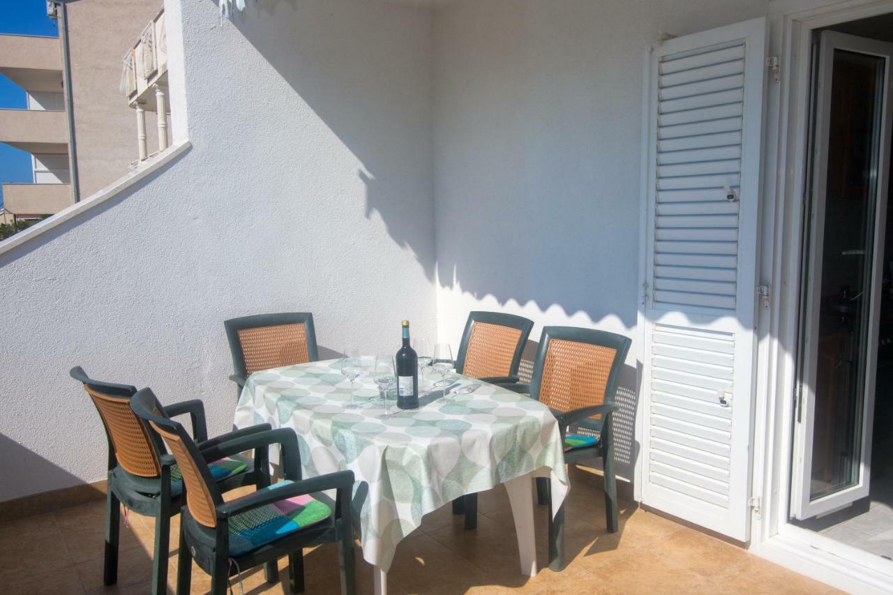 Apartments Vinka Trogir Eksteriør bilde